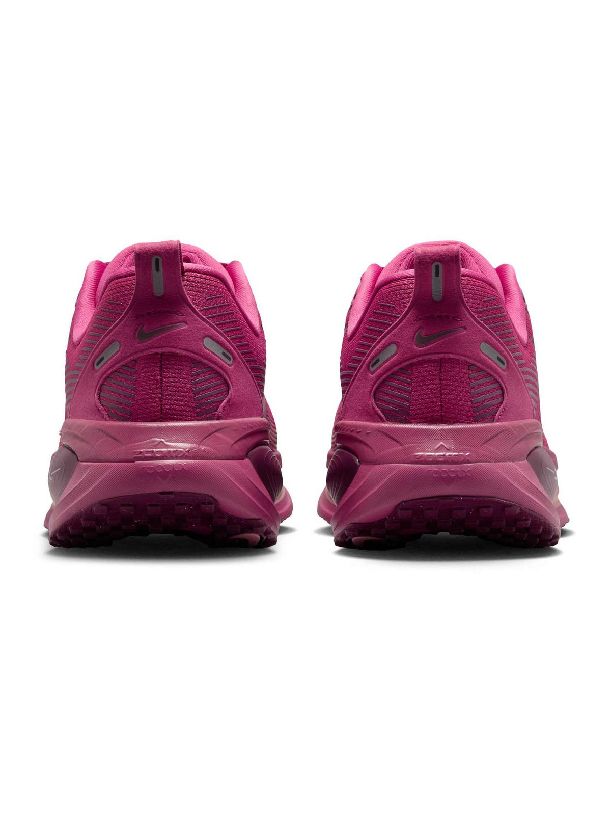 NIKE Обувки W VOMERO 18