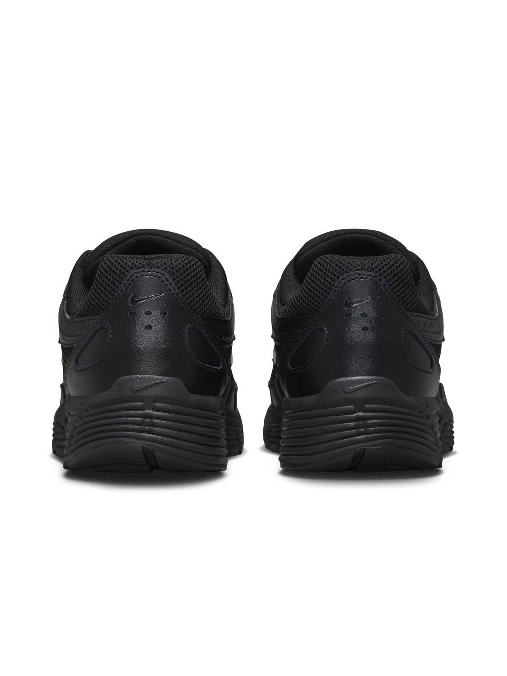 NIKE Обувки P-6000