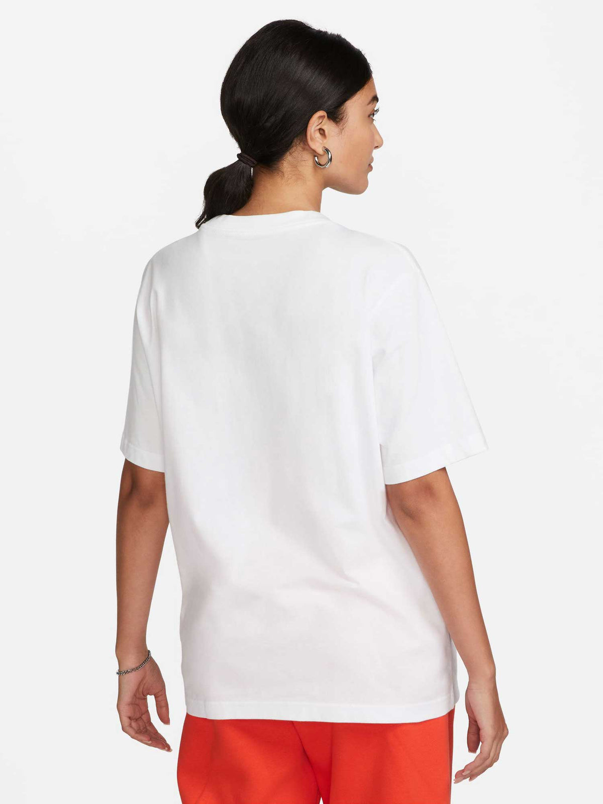 NIKE Тениска W NSW TEE ESSNTL LBR